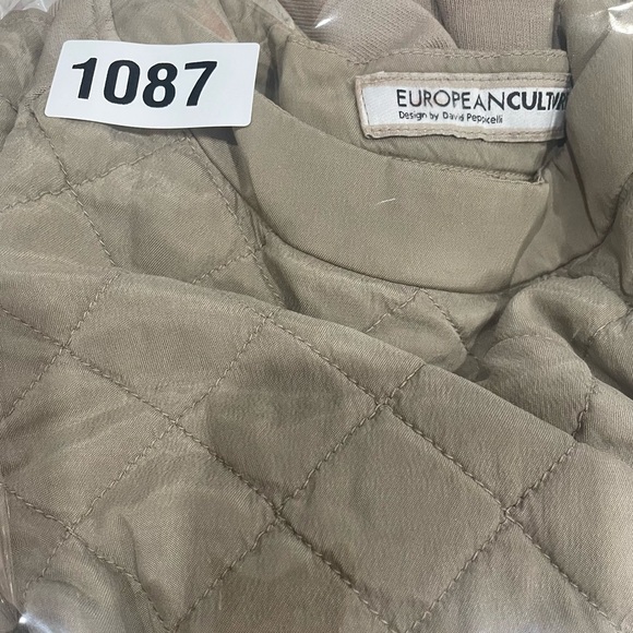 European Culture Sweatshirt Size Large Khaki Color Quilted Front Crew Neckline - Picture 6 of 6